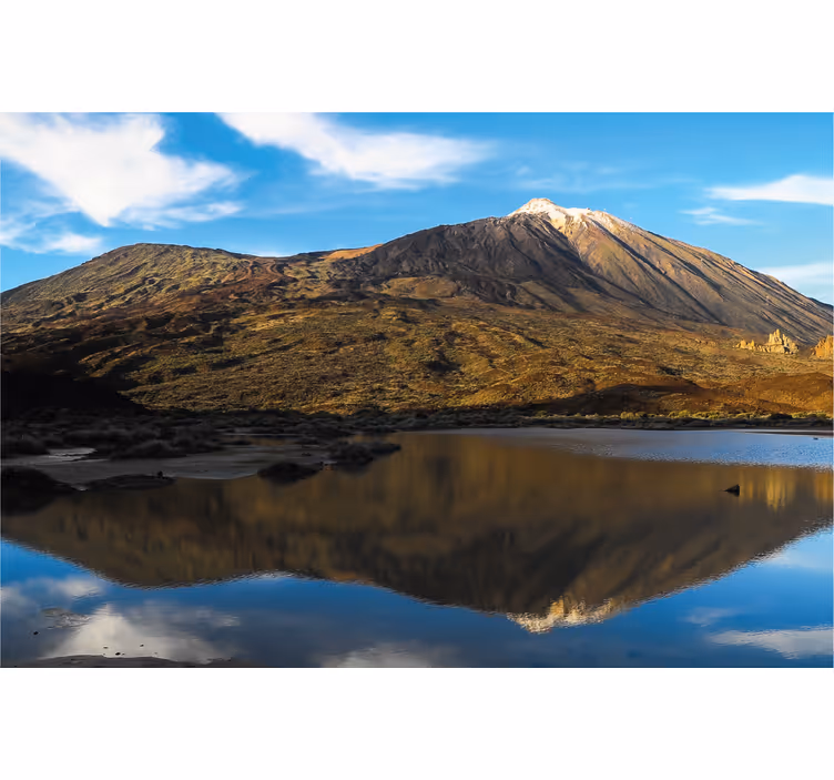 Living room blind teide reflected in water - TenStickers