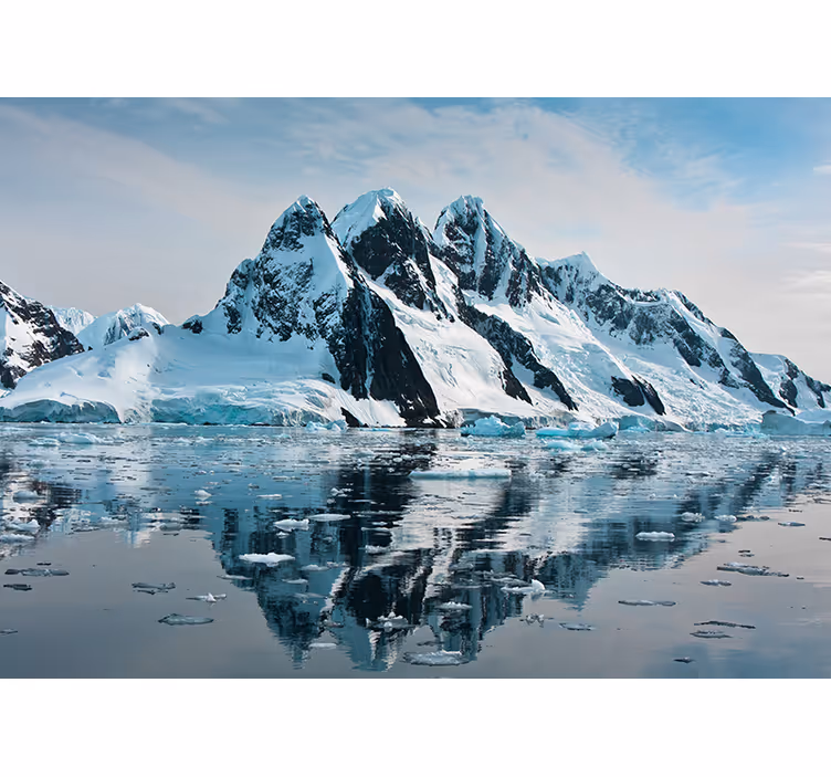 Wall mural mountain majestic frosty peaks - TenStickers