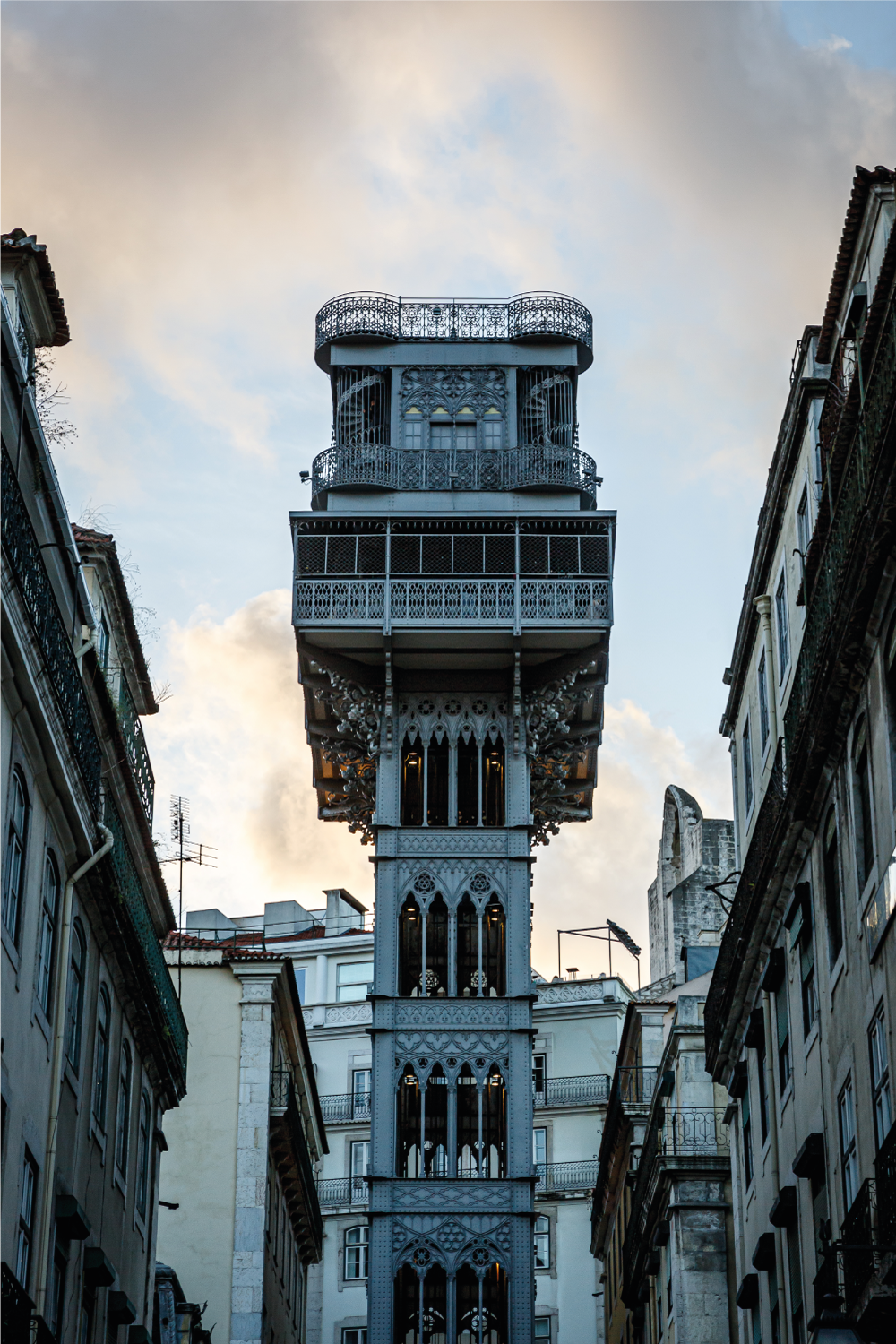 Living room poster lisboa lift - TenStickers