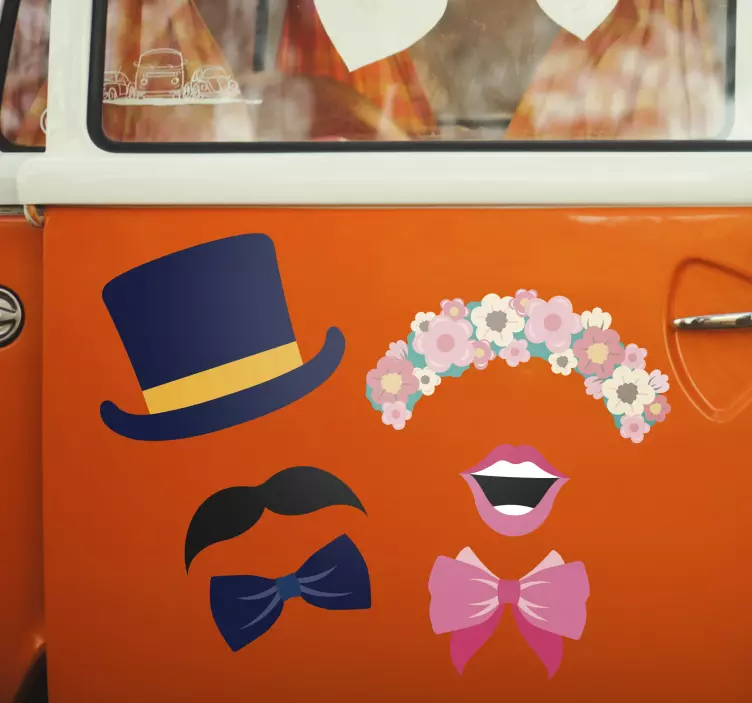 Hat and tiara for wedding car door Sticker - TenStickers