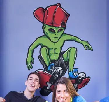 Alien on skateboard extreme sports wall decal - TenStickers