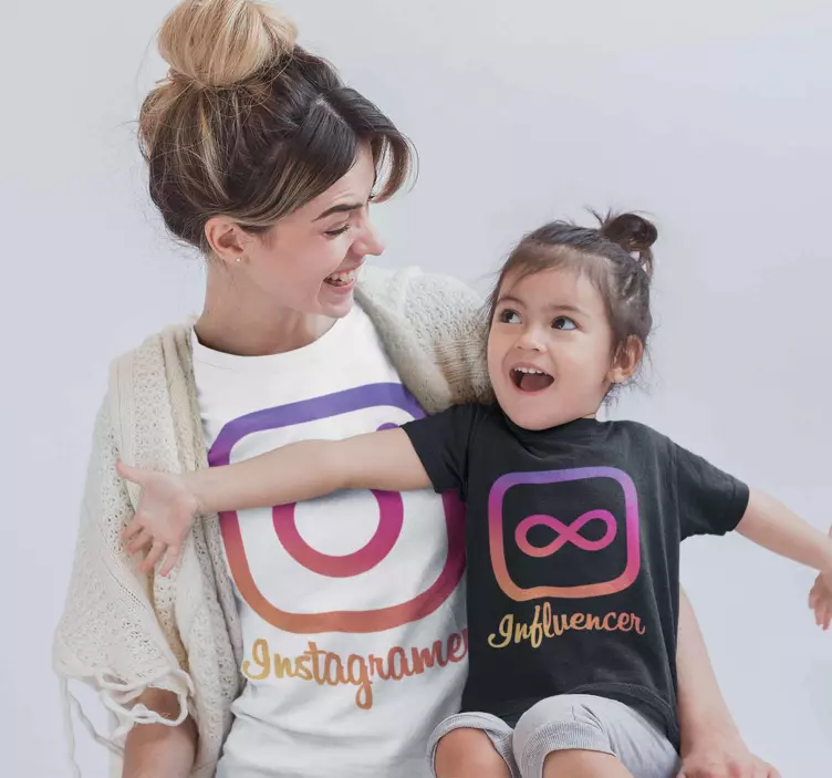 Instagramer Influencer Mother and kids t-shirt - TenStickers