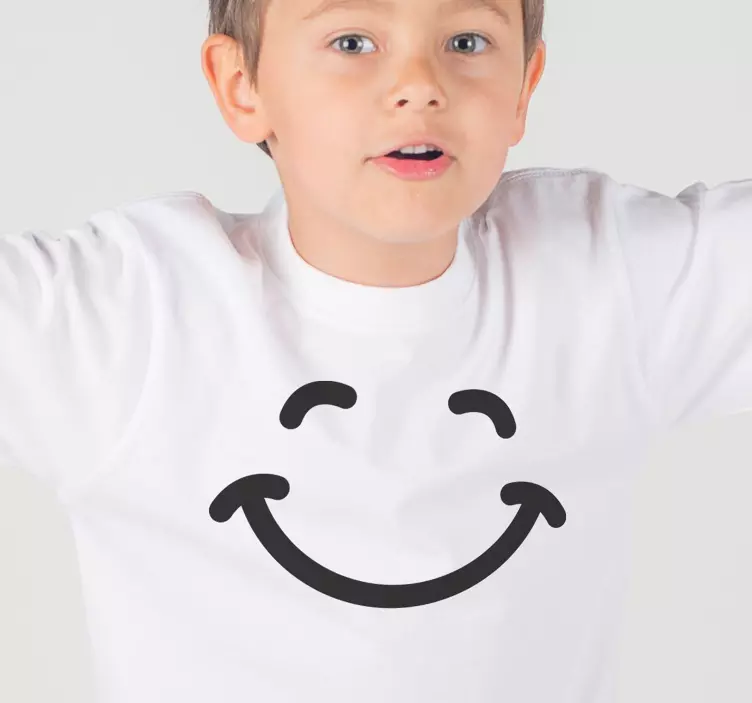 Smiling design kids t-shirt - TenStickers