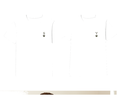Couple t-shirt with minimalist initials - TenStickers