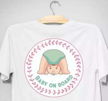 Cute baby on board baby t-shirt - TenStickers