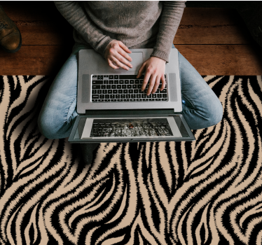 Animal print vinyl rug with zebra stripes - TenStickers